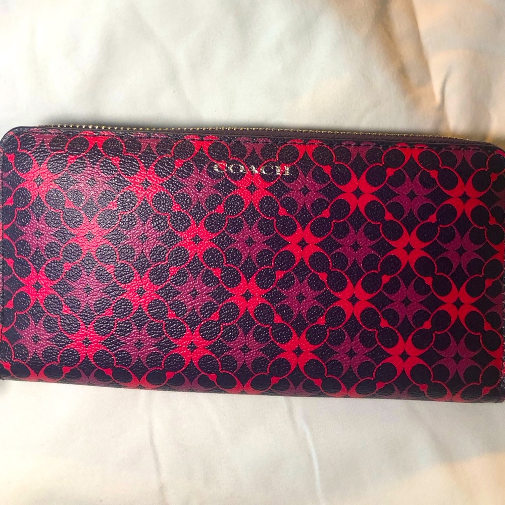 Coach wallet - like new!